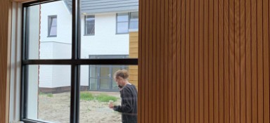 Lattenwand akoestiek verbetering